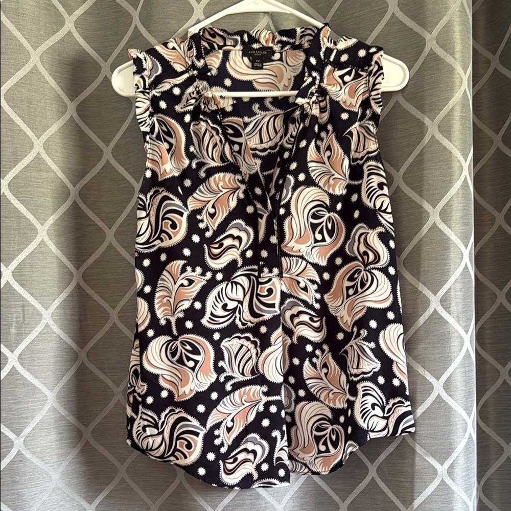 Ann Taylor  Stylish navy and Cream Patterned Women's Top